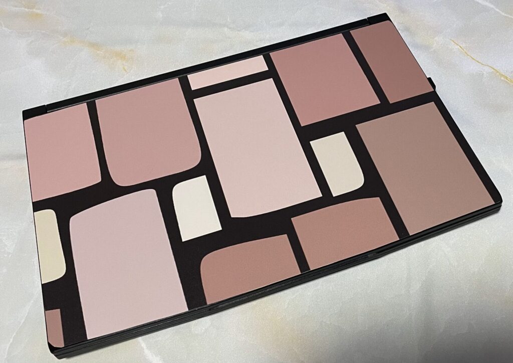 プロ御用達。カメラのロゴ隠しや撮影現場、音響機材に使う「パーマセルテープ シュアーテープ 」SATYOUTH