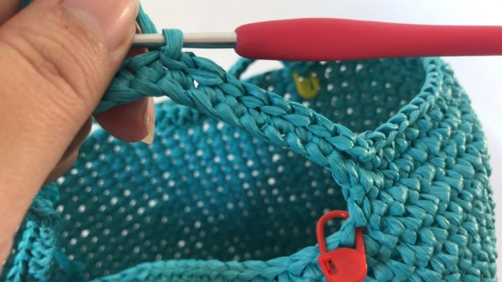 はじめてでもできる おしゃれで可愛いかぎ針編みバッグの作り方FANTIST