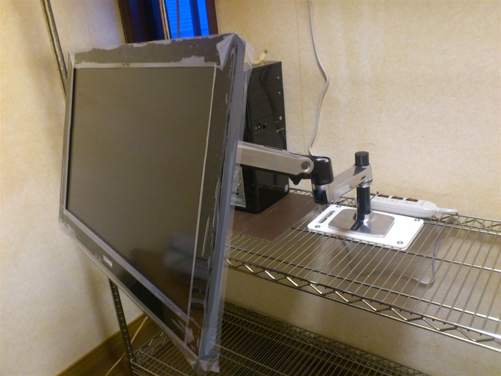 お嫁さん用のワークスペース。ルミナスメタルラックにエルゴトロンLXモニターアームを取り付けよう。 – ねごと姫