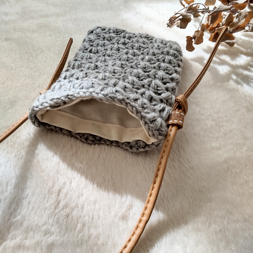 コード編み 15分でスマホストラップを編みましょう!かぎ編み お花 初心者 - YouTube