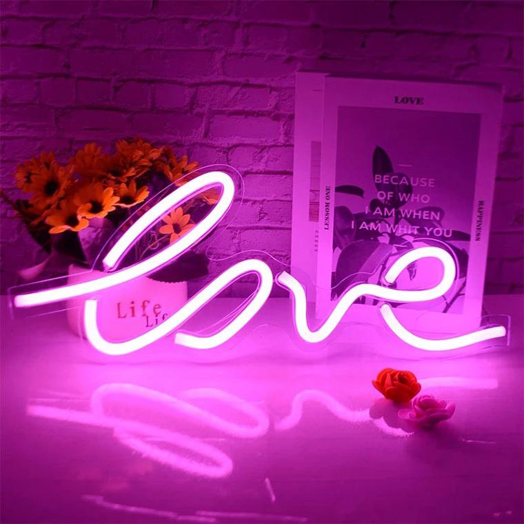 AmazonLED ネオンサイン バラ 薔薇 USB電源 ネオンライト ネオン管 インテリア ライト アメリカン雑貨 間接照明 おしゃれかわいい グッズ カフェ 結婚式 クリスマス 装飾 飾り付け 壁掛けバラエティ本舗テーブルランプ