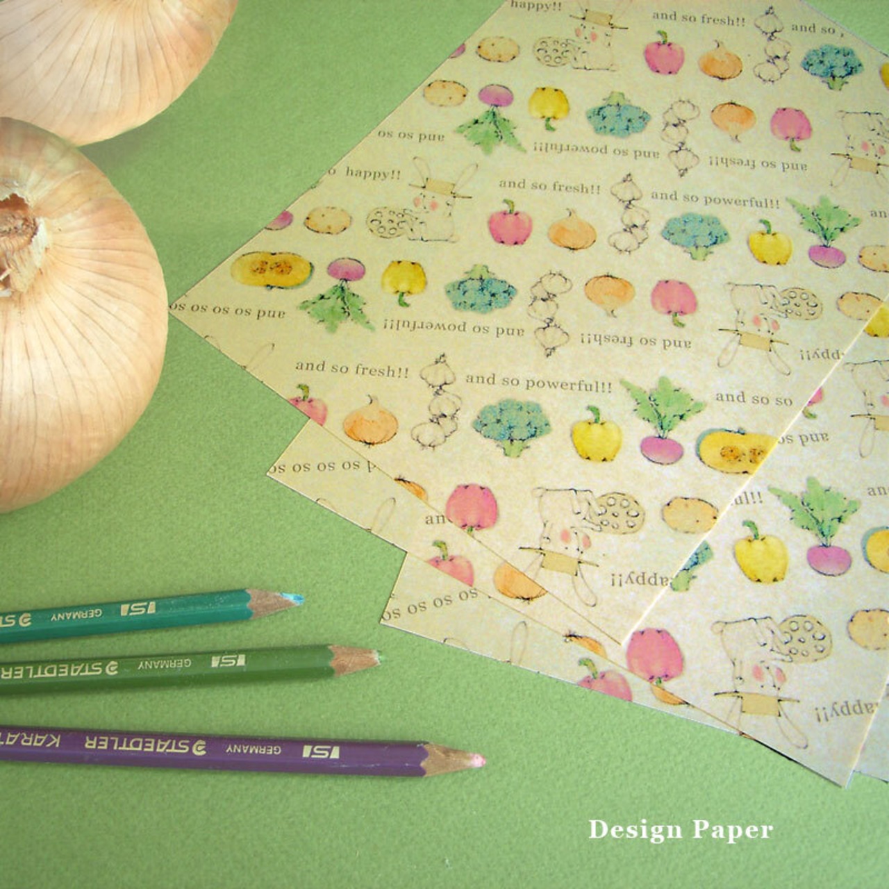 山形にゆかりのあるモチーフを描いてデザインペーパー ラッピングペーパー、包装紙 にしました。6枚1セットです。 ラッピング、ブックカバー、封筒等にぜひご活用ください!右から さくらんぼ、芋煮と玉こんにゃく、紅花、花笠祭り、ラフランス、山形フルーツ サイズ