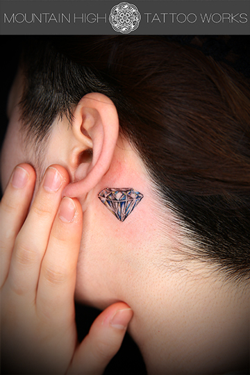 ダイヤのタトゥー – Tifana Tattoo – 東京・渋谷のタトゥースタジオ