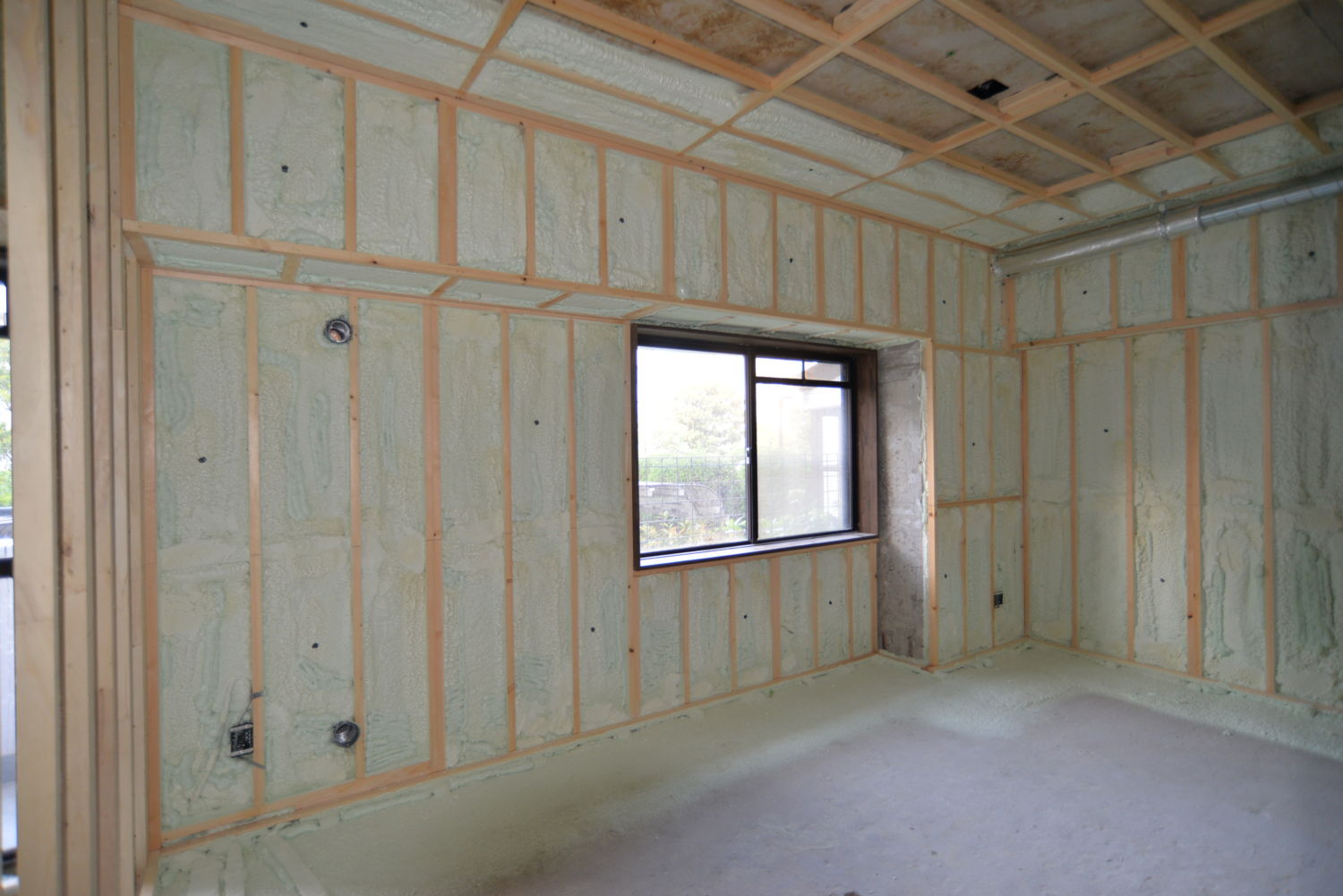 外張断熱工法スタイロフォーム・ウッドラックのデュポン・スタイロ