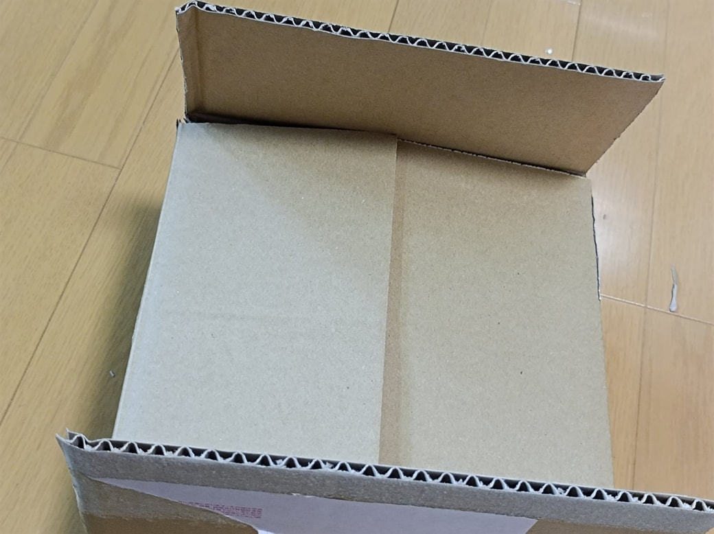 送料節約！「ダイソー」の段ボールサイズ調整カッターで、ダンボールを切らずにサイズダウン。詳しい使い方もkufura クフラ 小学館公式