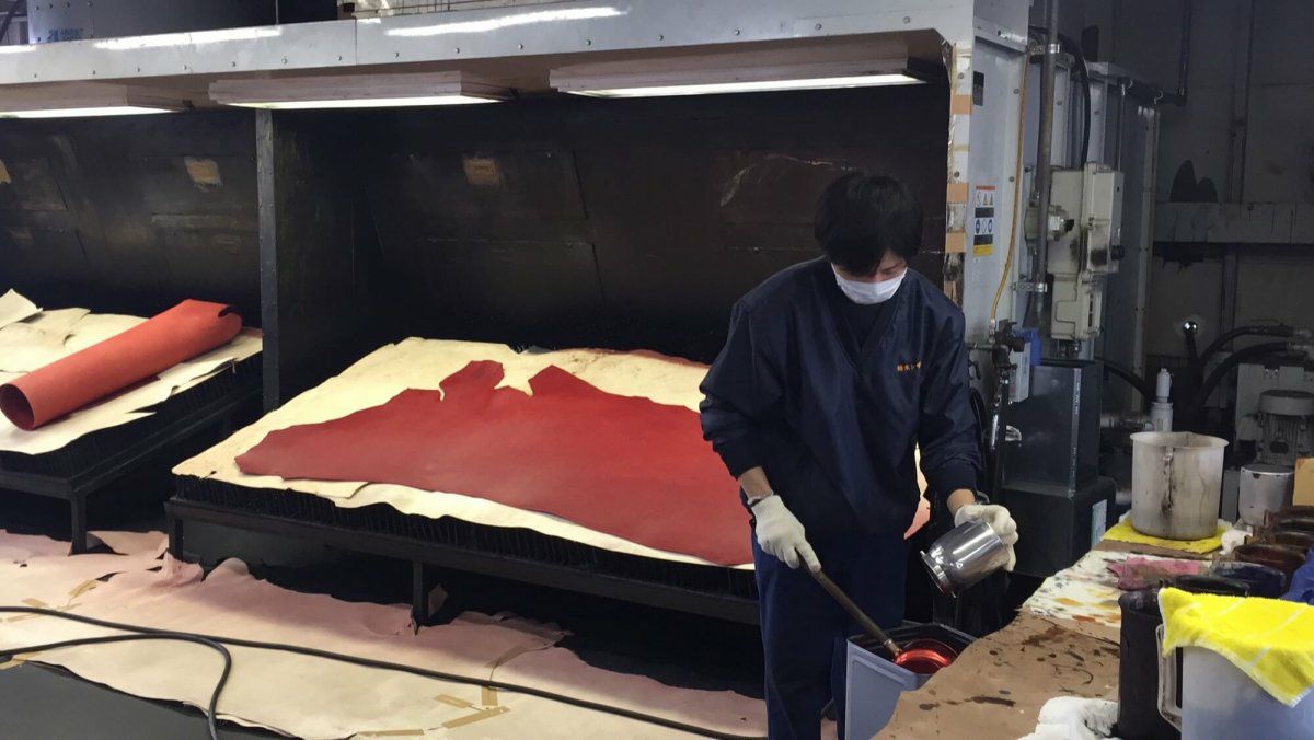 顔料について解説！染料との違いや革の着色による特徴も！ -公式 札幌革職人館 ブランド 革小物 コンテンツ