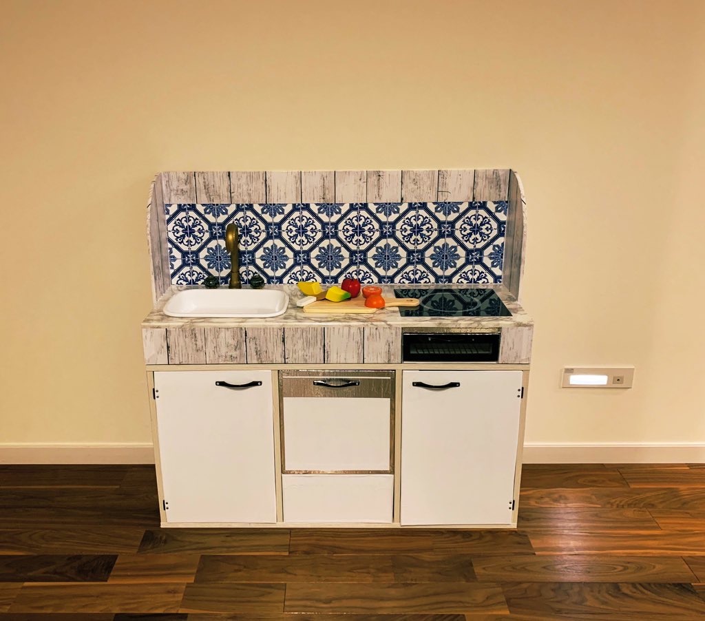 段ボールキッチン」のアイデア 43 件段ボールキッチン, ダンボールキッチン, ままごとキッチン 手作り