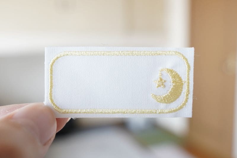 セリアのワッペンは育児のお助けアイテム 「名前付けが楽になる 」 – grapeグレイプ