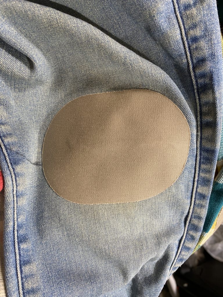 100均ダイソーの布用ボンドで作業服の裾上げ、穴あき、カギ裂き補修をしてみた旅好きねっとなまら北海道野郎