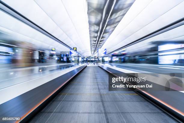 日本初 三島駅・動く歩道+エスカレーターが一体化 Moving walkway+Escalator