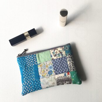 く*ん様 ハンドメイド 刺繍フレーム ハチワレ茶トラさんとチェリーケーキ プチガトーの刺繍🍰小さなケーキを小さな刺繍枠の中に刺繍してみました♡刺繍枠は8cmのものを使用 ・ 手刺繍の布小物をminneで販売しています トップページより