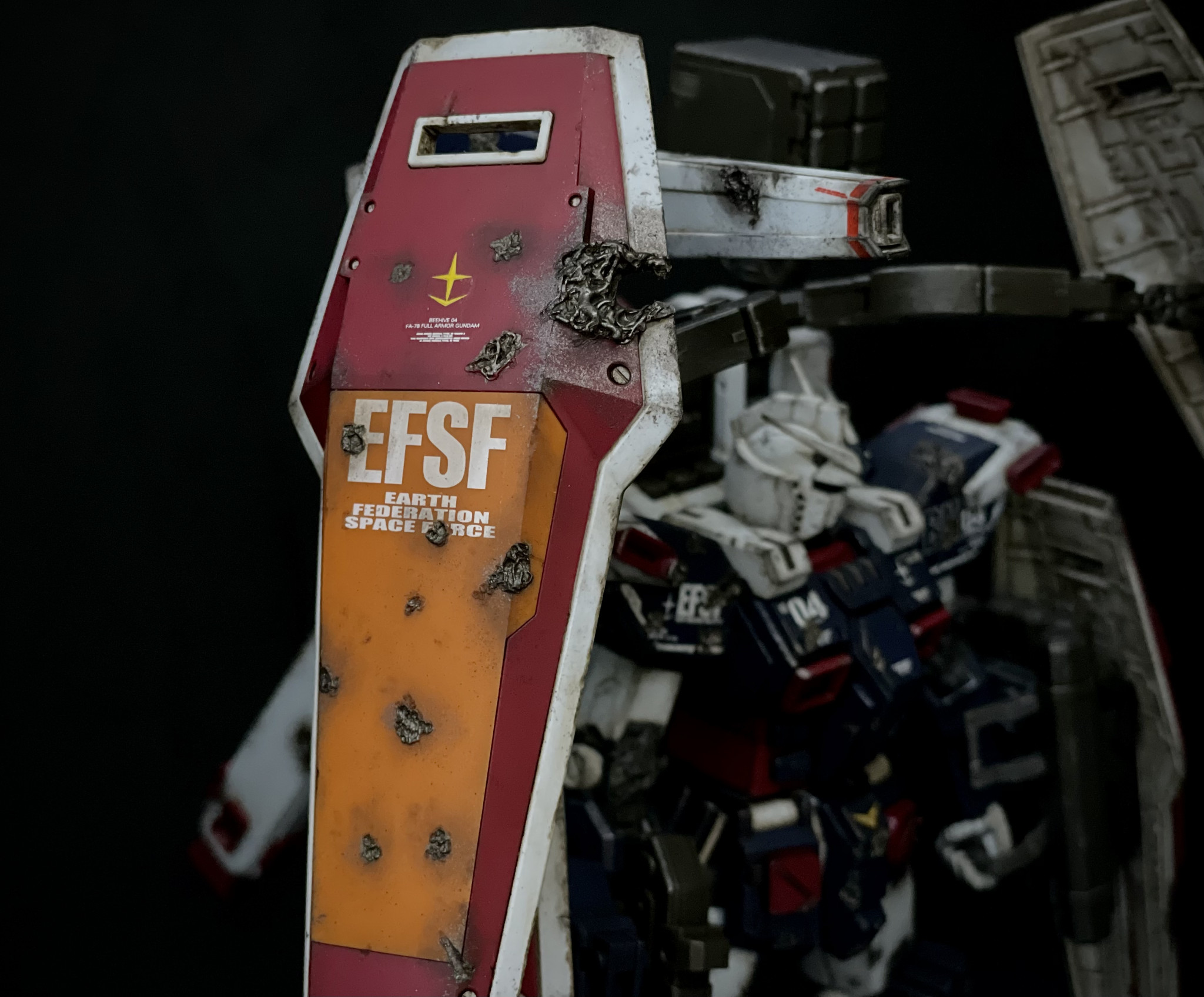 AFV・ガンプラへバトルダメージ、砲弾痕を再現