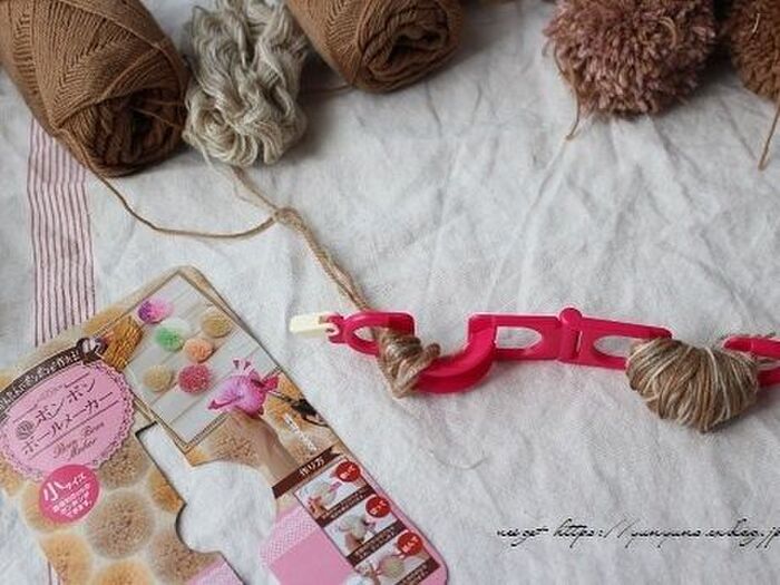 ポンポンメーカーの使い方 100均ダイソー・セリア アレンジ作品4選も！WEBOO ウィーブー暮らしをつくる