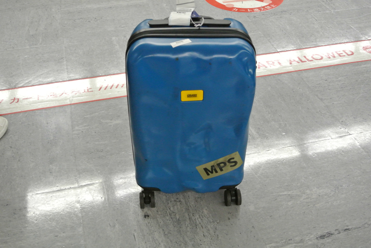 スーツケース センスの良いステッカーの貼り方20選！スーツケースベスト