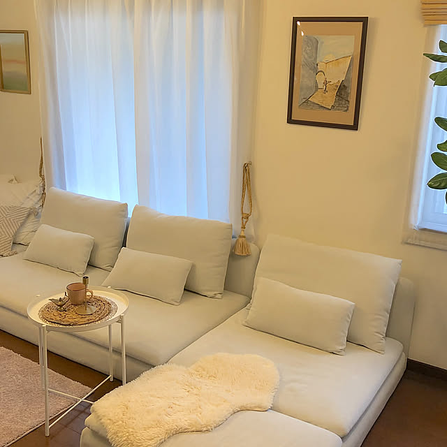 Runa自分の中でオレンジブームが来てる🍊 ソファがikeaのソーデルハムンになりました前のソファは別の方にお譲りしたので大事に使ってくれるといいな😌ソーデルハムンikeaikea購入品ドーナツランプ北欧モダン北欧ヴィンテージInstagram