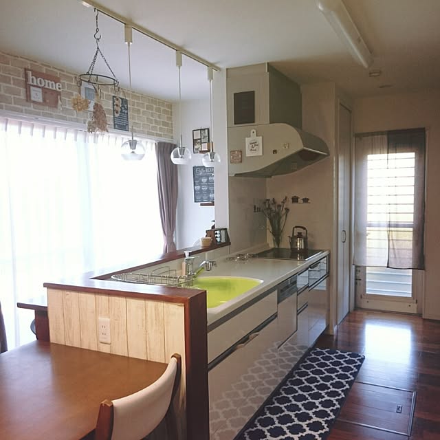 100均ワッツで買えるリメイクシート全種類を紹介！活用アイデアや上手く貼るコツを解説 - 株式会社ワッツ