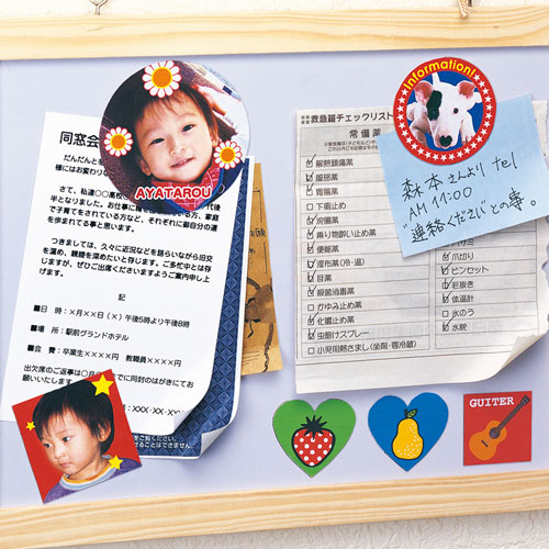 こんばんは𖥧𖤣𖥧𖧧, 紙粘土マグネット作り。, 新しくなった冷蔵庫に貼りたくて, セリアで紙粘土やマグネットなど買ってきた。, ❁⃘ 材料❁⃘, ・紙粘土、絵の具、筆、水性ニス、カラーマグネット,全てセリアです , ❁⃘ 作り方 ❁⃘,①カラーマグネットを紙粘土で包みお好きな形を作り, 乾燥します。 マグネット部分は包まないように ,②乾燥したら絵の具で色つけ。 1つの色が乾いてから,