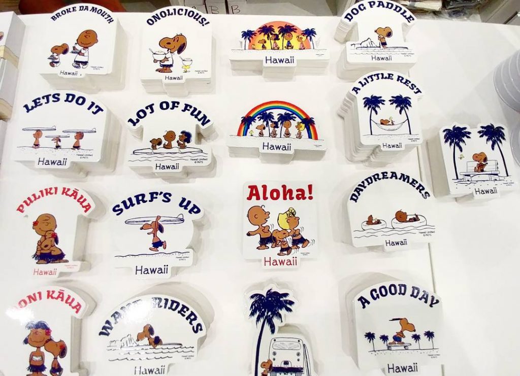 楽天市場 送料無料 ロックバンド 100枚セット ステッカー ヴィンテージシール スーツケース トランク キャリーケース バイク 自転車 車 猫パソコン スマホ ヘルメット 旅行用品 目印 トラベル デコレーション おしゃれ ビンテージ風 ヴィンテージ風 レトロ感 かっこいい