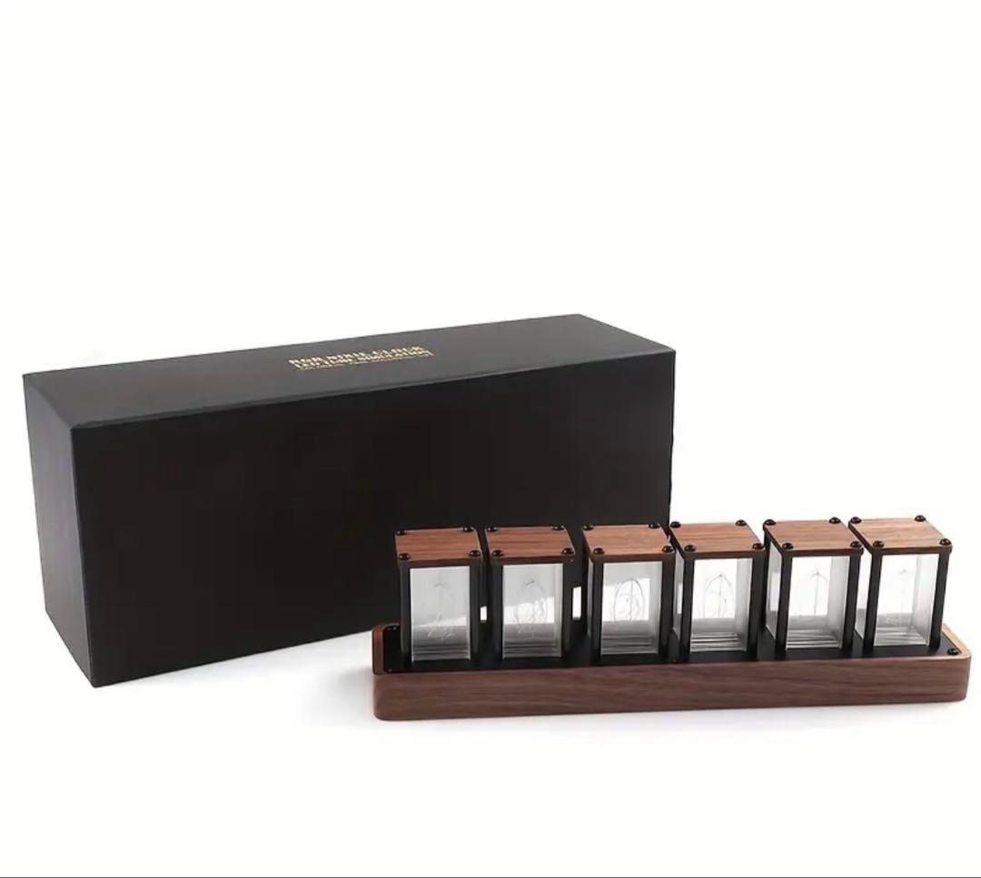 3色カラー液晶 家電 電波時計 置き時計 デジタル 小さい 目覚まし時計 温度 カレンダー表示 4色表示置時計 スヌーズ めざまし時計 アラーム温度計 カレンダー 静か バックライト おしゃれ モダン MAG デジタル電波目覚まし時計 カラーデジット