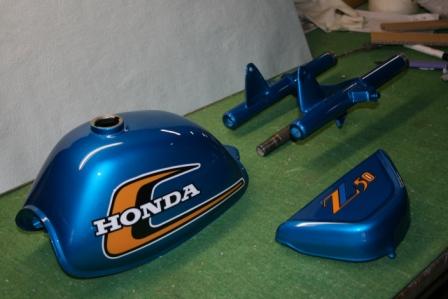 ホンダHONDA＝モンキーMONKEYタンク・カスタムペイント。ゴリラGORILLA