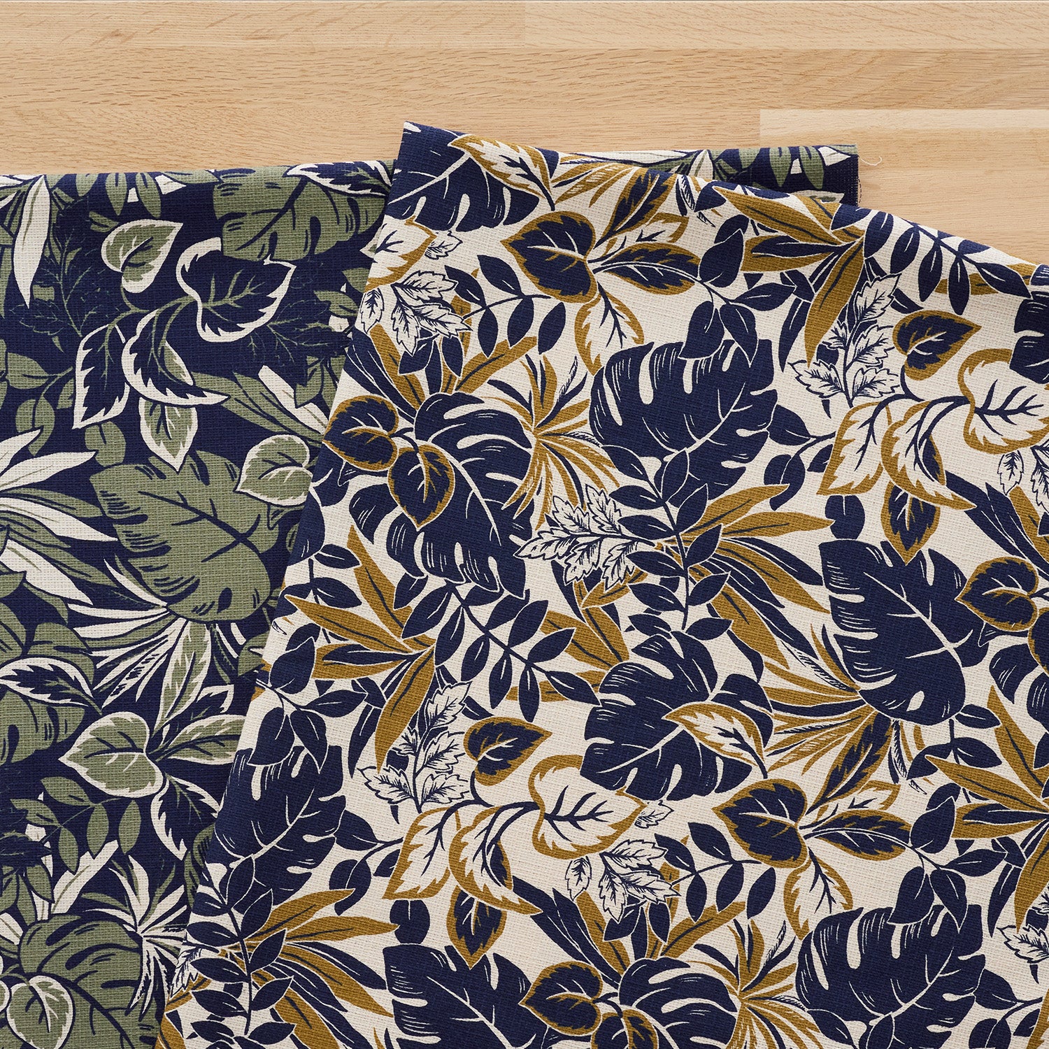 シックな色合いがおしゃれなリーフ柄の完全遮光カーテン D-1161遮光カーテン通販専門店 ふくろうのカーテン