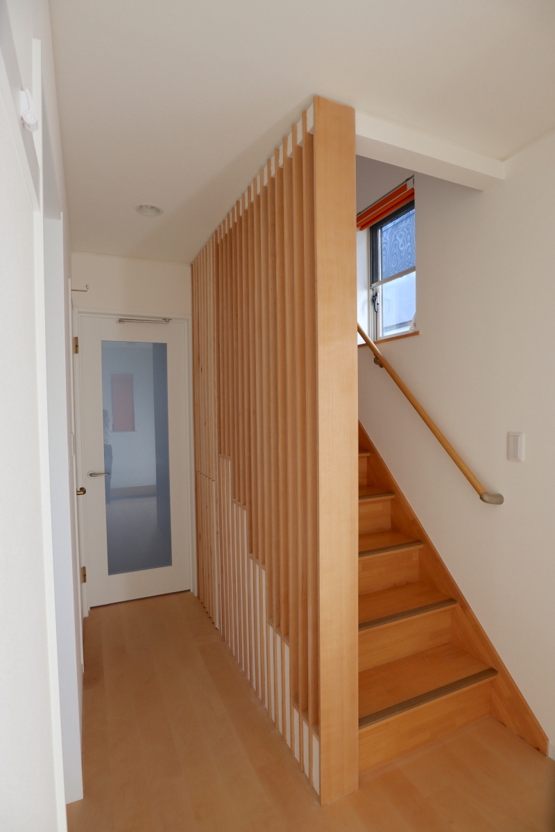 実例あり 階段をおしゃれにするポイントは？ 素材・手すり・色の選び方、吹き抜けなどの種類やデザインも解説 - MY HOME STORY│スーモカウンター注文住宅