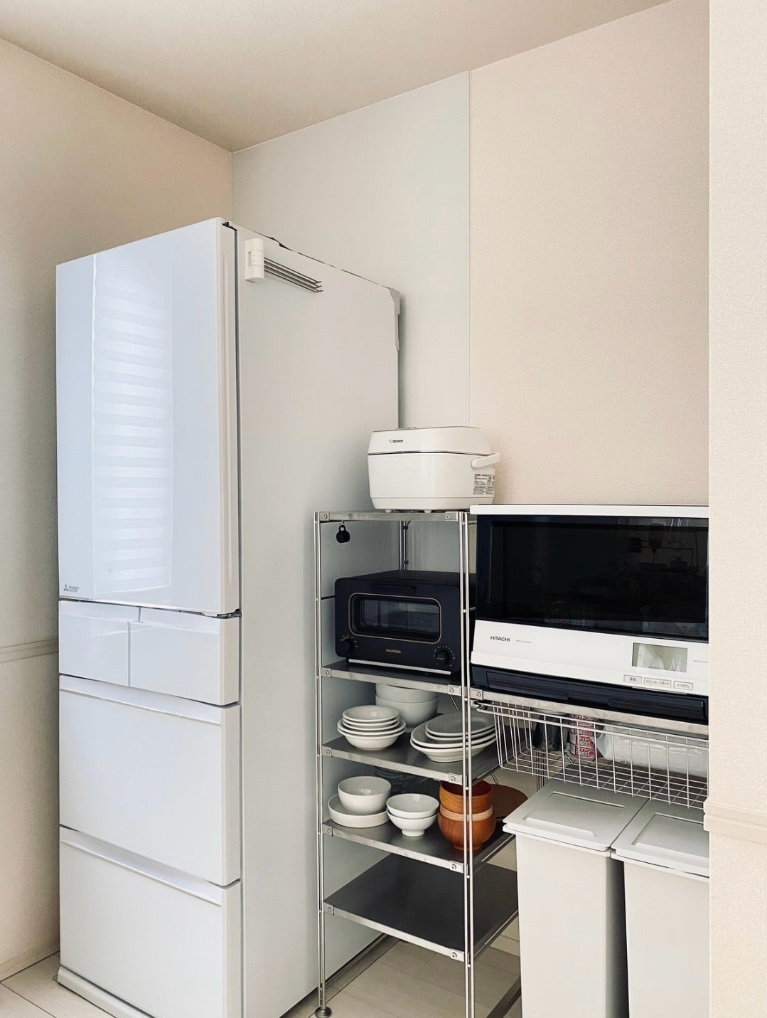 ごみ箱 ゴミ箱 蓋付き ふた付き スリム キッチン 分別 45リットル 簡易 ゴミ袋 ポリ袋 スタンド ブラック ホワイト レッド 白 黒 赤山崎実業 シンプル おしゃれ インテリア ペットボトル 缶 空き缶 ゴミ袋ホルダー ゴミ袋スタンド 分別用 分別ゴミ袋ホルダー ルーチェの