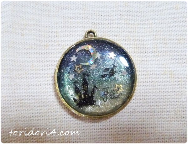 UVレジン宇宙塗り 瞬く星の世界＊宇宙塗りのペンダントを作ってみました☆彡Space painting accessories
