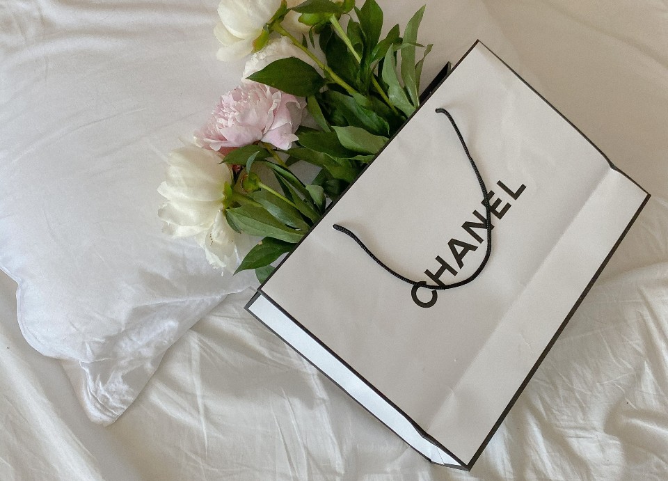 捨てられない紙袋を簡単リメイク！紙袋のおしゃれな活用アイデア