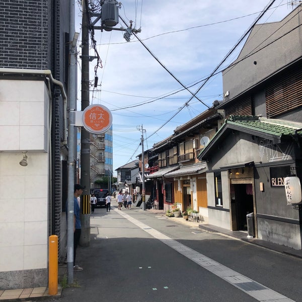 同行二人 | #信太山新開地 の #旅館建築