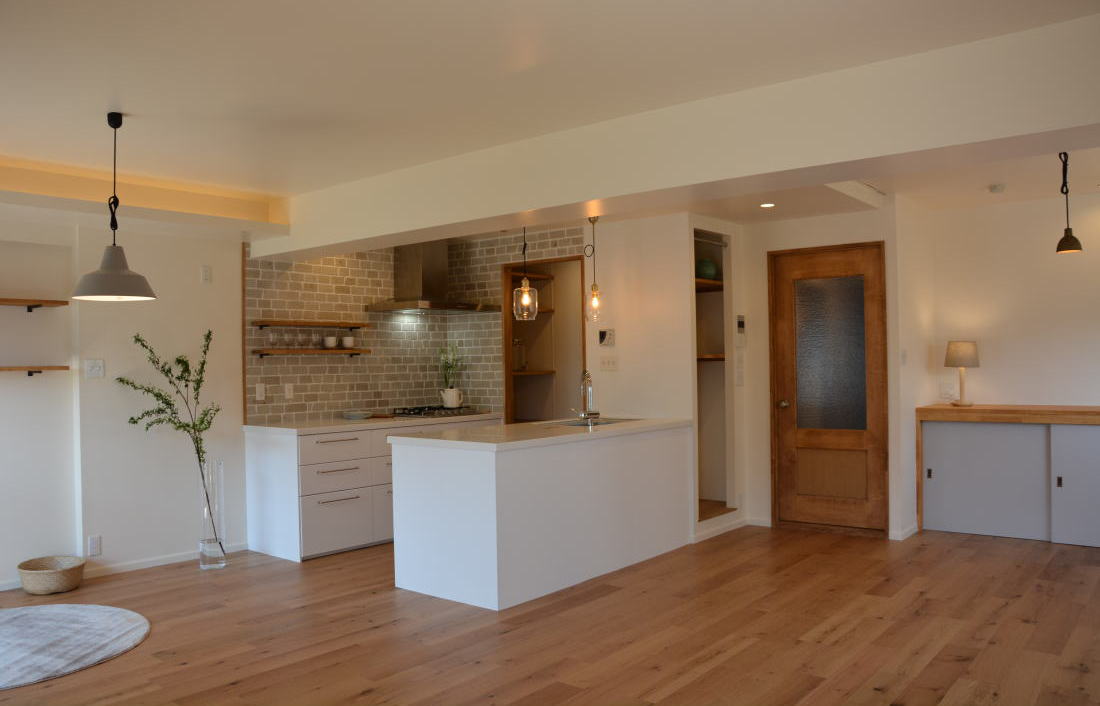 アテネで買ったアイアン雑貨 アテネデザイン Athens-design 大阪 住吉 リフォーム・リノベーションリノベーションもいよいよ終盤😊クリスマスに間に合いそうです！ 今から写真撮影にむけてとてもワクワクします🎄✨christmasathensdesigndesigninteriordesign