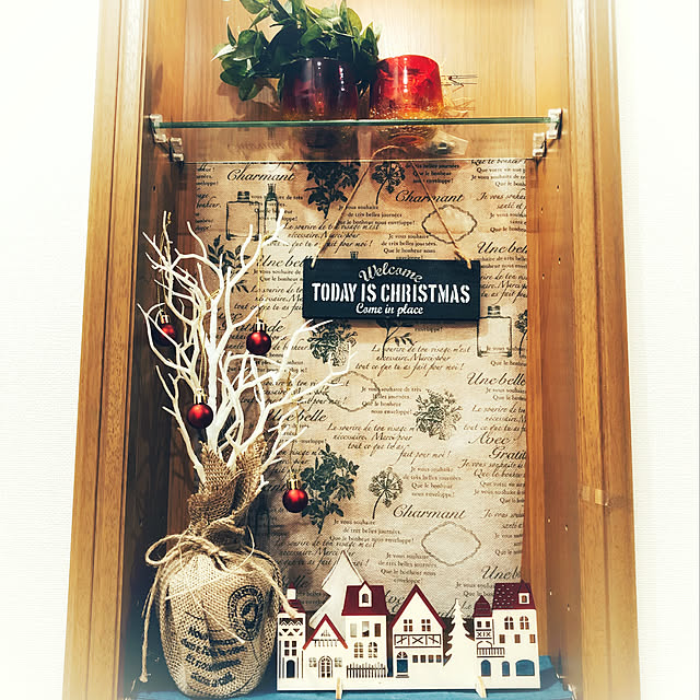 白い背景に分離された赤いジェットエンジン。 3Dイラストの写真素材・画像素材 Image 176224811