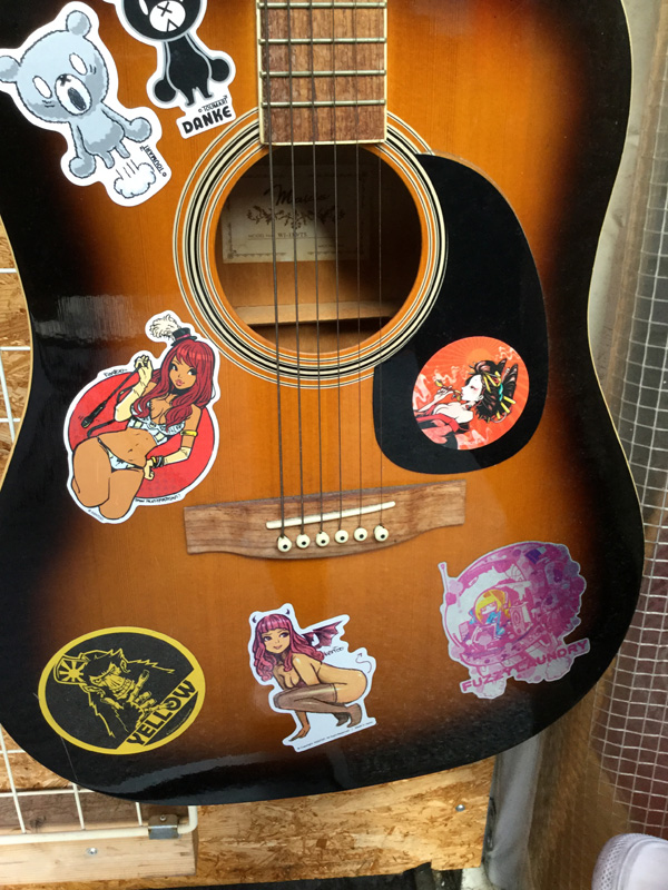 ゼマイティスより人気のハート型サウンドホールのエレアコにカッタウェイモデルが追加！株式会社 神田商会のプレスリリース