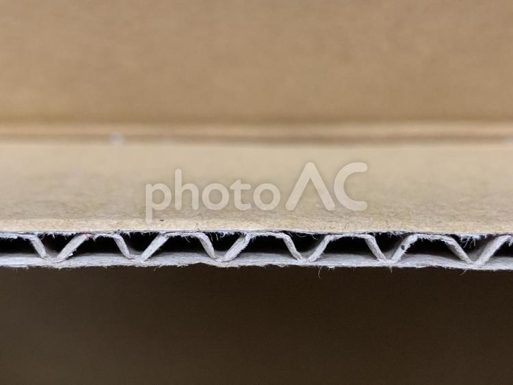 ギザギザに破いて重ねた段ボールの断面 壁紙 背景のイラスト素材202959495- イメージマート