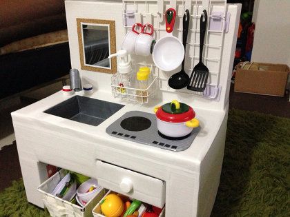 ダンボール箱でままごとをしよう！手作りのキッチン、冷蔵庫、洗濯機