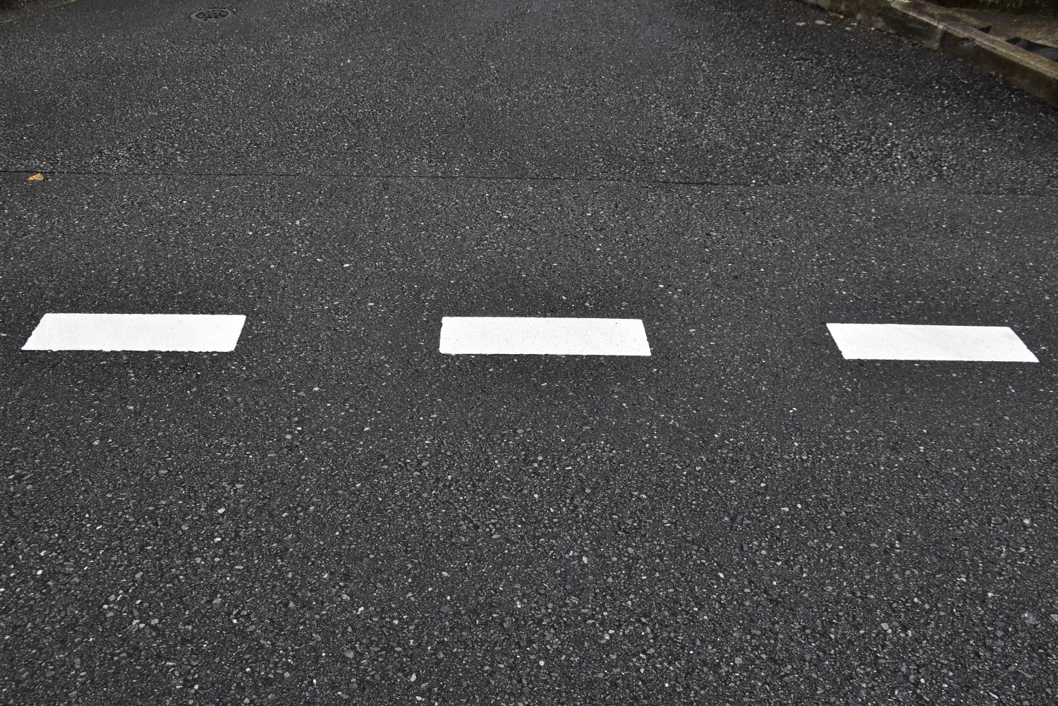 減速線 ドット破線 を追加施工ukiuki現場日記