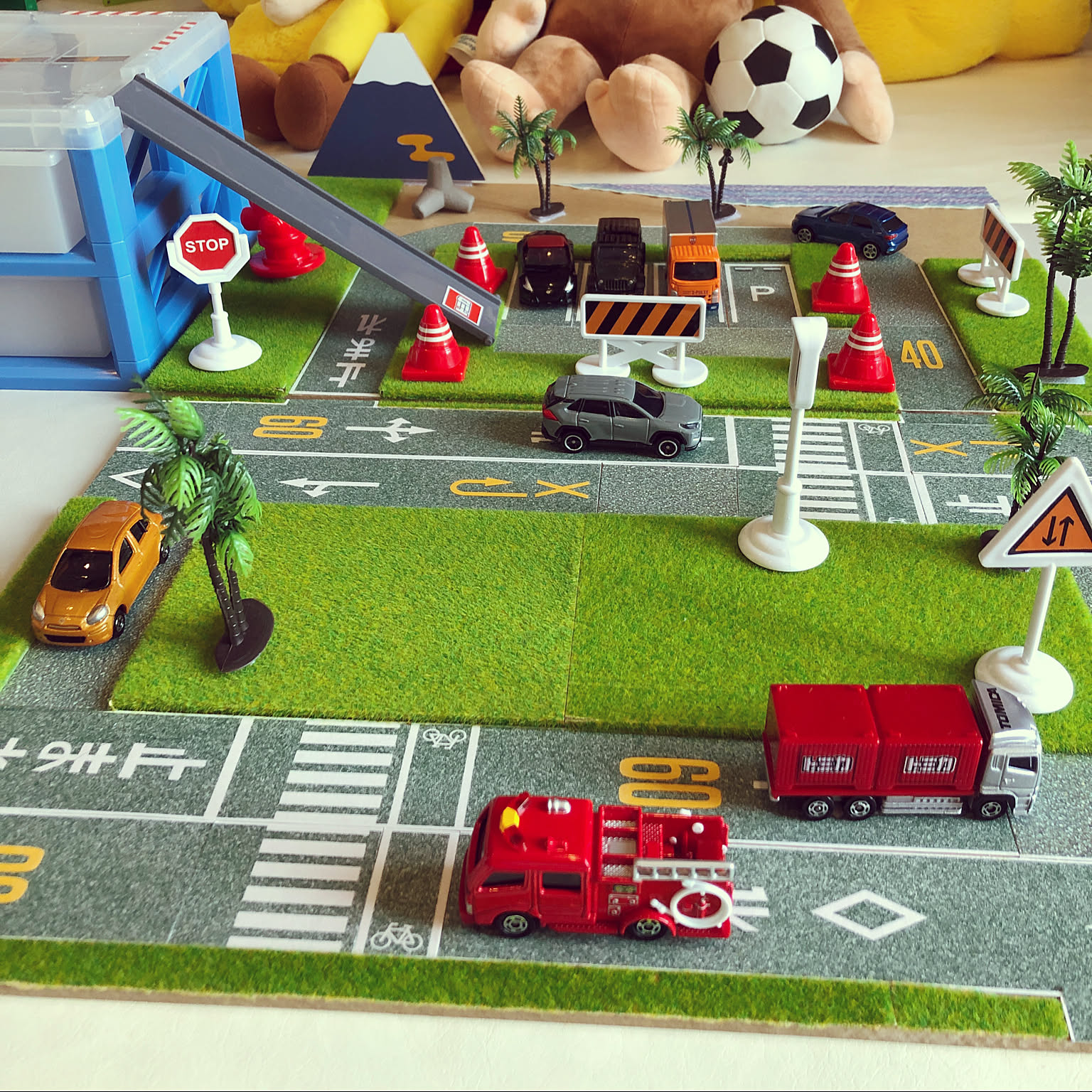 トミカ、 送料150円 ミニカー用 簡単！道路標識手作りキット 11個作れます ～ペーパークラフト、トミカタウン、知育、道路標識、踏切、収納 -CHI-TUS'S GALLERYminne byGMOペパボ 国内最大級のハンドメイド・手作り通販サイト