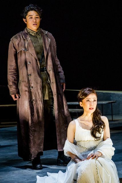 鈴木亮平・一路真輝・鈴木杏らがジロドゥの世界を演じる新国立劇場『トロイ戦争は起こらない』SPICE - エンタメ特化型情報メディア スパイス