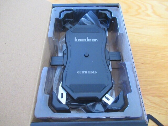 Kaedear カエディアバイク用品🏍️ 用品取り付け作業予約受付中！🛠️公式サイトから簡単にご予約いただけますので、ぜひご活用ください！ 🟡 本年3月の取り付け事例 HONDA Dioに KDR-M33A 充電機能付き スマホホルダー 、KDR-H3-2 アルミ製クランプバー を装着