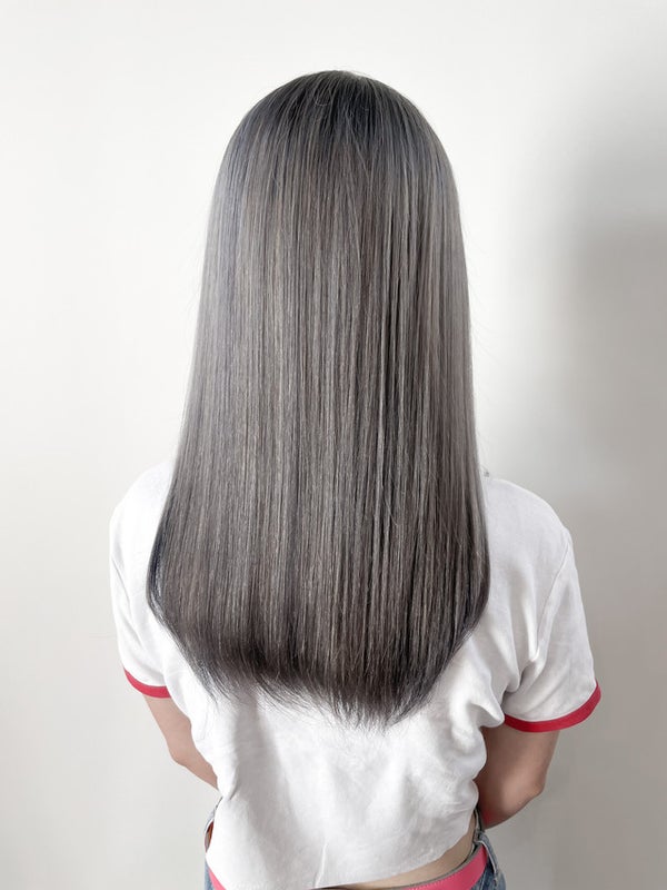 チャコールグレー 消し炭色 とは? - 色見本 相性合う色 組合せ オフブラック系