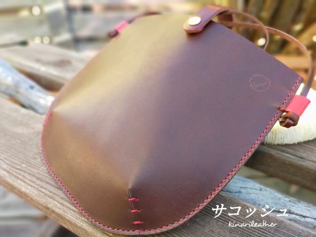 大きめレザーサコッシュの作り方 型紙有 │ carorinrin