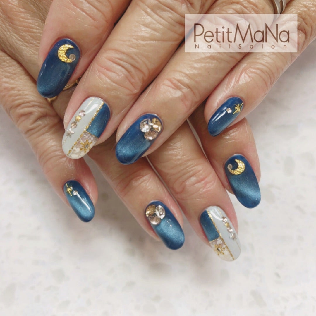 貝殻みたいな3Dデザインが可愛い♡淡いマグネットジェルでやってみて✨