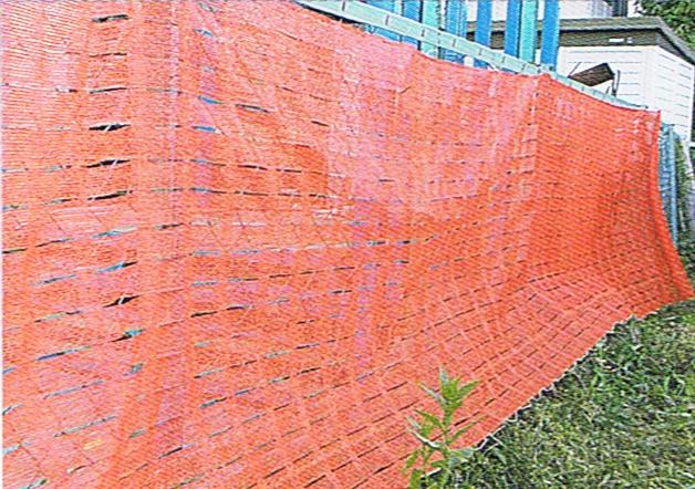 河原に張られたオレンジシートの写真素材92570497- PIXTA