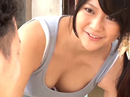 至近距離で激エロパンツ丸見え大開脚!乳首も下着も丸見え美少女店員の卑猥な身体じっくり堪能パンチラ盗撮♡|AVCOLE.COM