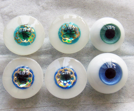 ダイソーレジン＆樹脂粘土でリアル目玉アクセサリーの作り方◎ハンドメイドの作り方・アイデア暮らしニスタ