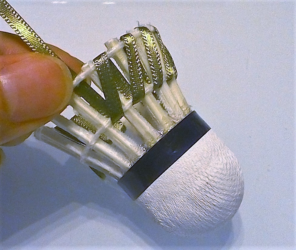 手作りバドミントンシャトルキーホルダー「シャto娘」