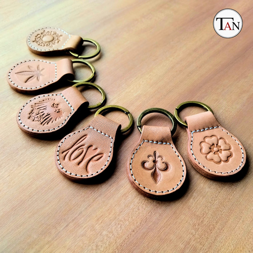 レザークラフト ６つ組みで作るキーホルダー！ハギレでも