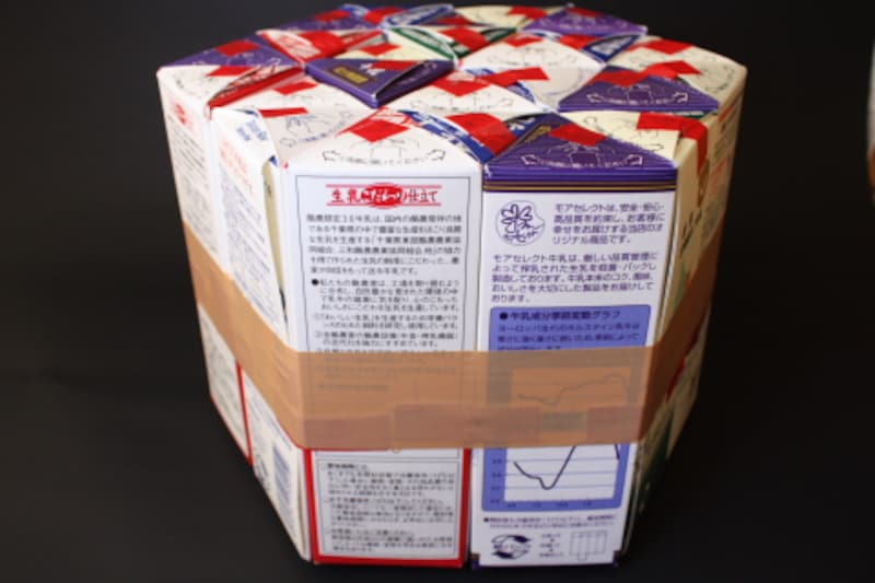 牛乳パックの椅子の作り方。低め・小さめでも強度を保つコツで１歳児も大喜び！双子とくらせば