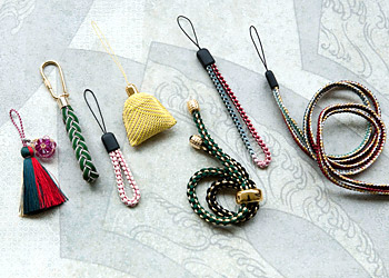 首から下げて使える！携帯 スマホ ・IDカード・鍵用 パラコードでネックストラップの編み方！ Paracord Neck Strap