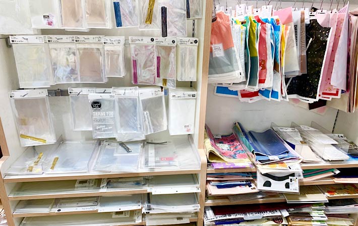 巾着ポーチセリアの口コミ - 超優秀！100均で買えるおすすめ化粧ポーチ！購入品❤︎花刺繍のくすみカラーポーチ by 𝗹 𝘂 𝗶脂性肌LIPS